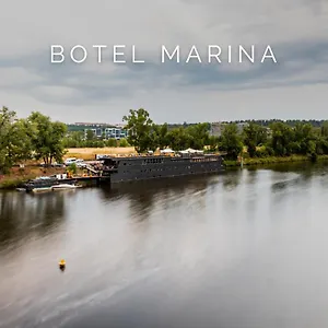 Marina Hotel na wodzie Praga
